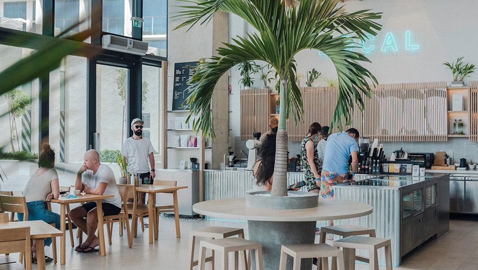 Mamsha Al Saadiyat dining promenade — the retail and dining lifestyle of Saadiyat Island